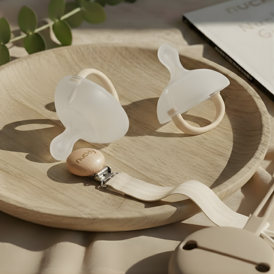 Nuckly Premium Box / 4x Nuckly NatureSense + Ratgeber + Nuckly Case & Nuckly Kette